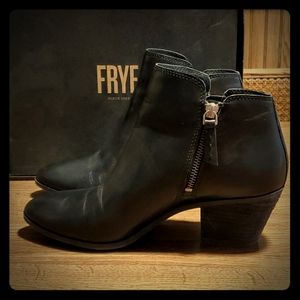 Frye Judith Zip bootie